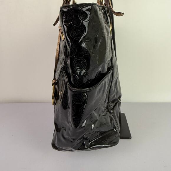 Michael Kors Jet Set Shoulder Tote Bag Black Patent Leather Logo Pattern AV-1302 - Picture 6 of 16